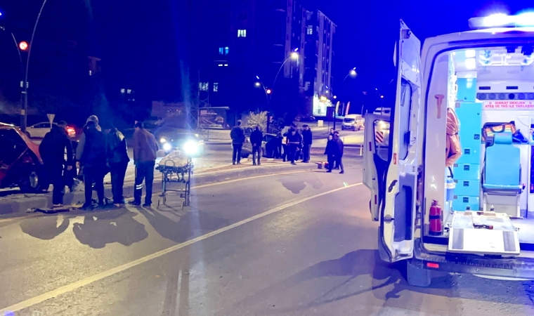 Hanımınçiftliği Kavşağında Çarpıştılar: Biri Çocuk Üç Yaralı