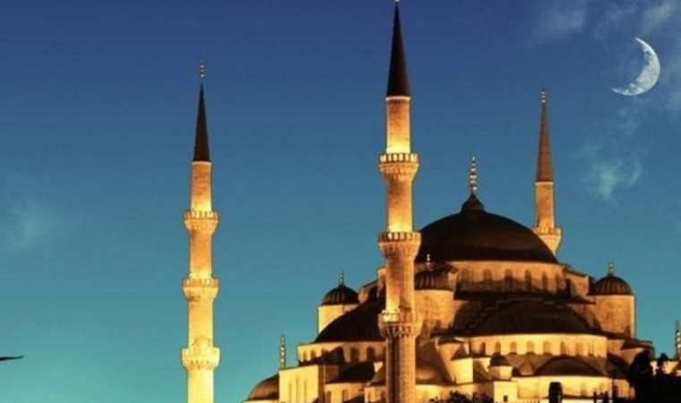 İslam Dünyası Bu Geceye Kilitlendi: Regaip Kandili Hangi Güne Denk Geliyor?