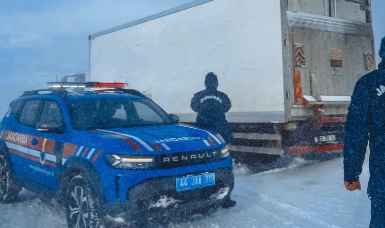 Kar Fırtınası Ve Tipi Geçit Vermiyor: Malatya Genelinde Yollar Kilitlendi