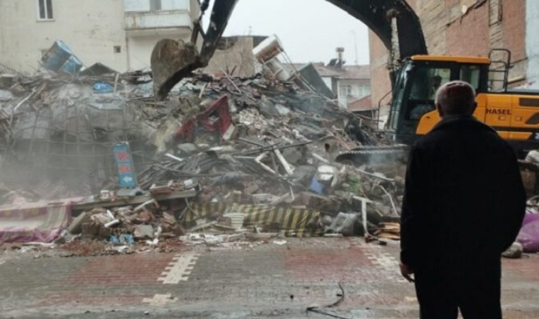 Malatya Deprem Davalarında Bilirkişi Raporu Bekleniyor: Şadoğlu Apartmanı Ve Bulutlar Sitesi Davaları Ertelendi