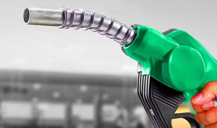 Motorin Fiyatlarında İndirim Sevinci Kısa Sürdü! Bu Gece Yarısı Dev Zam Geliyor