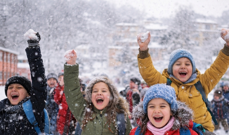 2 Ocak Cuma Günü Okullar Tatil! Kar Kalınlığı Yarım Metreye Yaklaşınca Eğitim Durdu