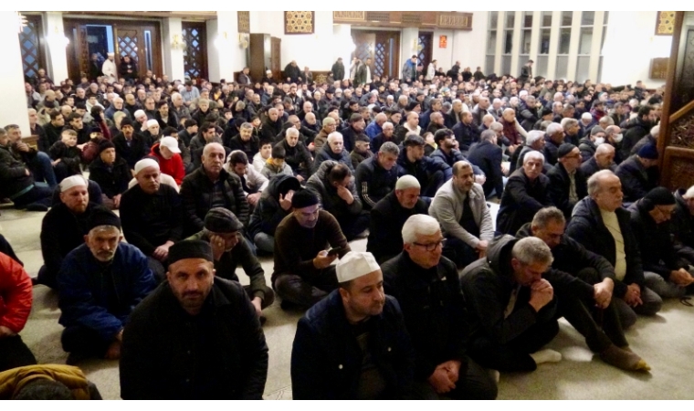 Gönüller Berat Kandili’nde Buluştu: Kernek Karagözlüler Camii Dolup Taştı