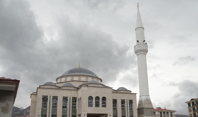 Vali Yavuz Müjdeyi Verdi: Yeni Yerleşim Yerlerinde Camiler Ramazan’a Yetişiyor
