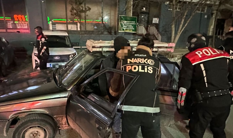 Zehir Tacirlerine Geçit Yok: 8 Şüpheli Cezaevine Gönderildi