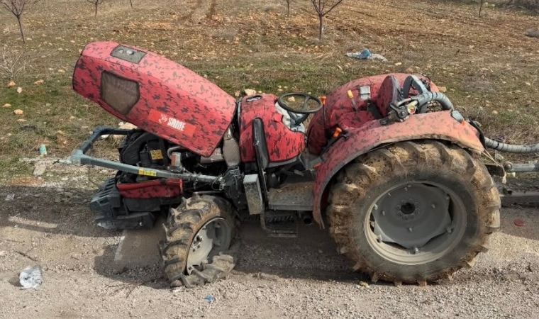 Doğanşehir'de Kontrolden Çıkan Traktör Devrildi! İki Kişi Yaralandı