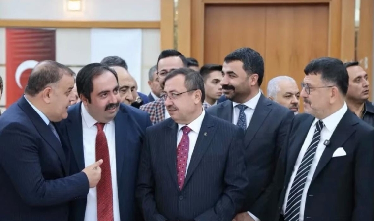 Rakı Masasından Protokol Masasına: Kim Kullandı, Kim Kullanıldı?