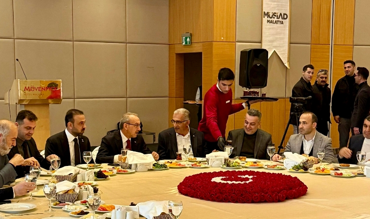 Vali Seddar Yavuz MÜSİAD Üyeleriyle Bir Araya Geldi: Malatya El Ele Yeniden Ayağa Kalkıyor