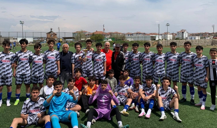 Malatya U-15 Ligi'nde Şampiyonluk İpi Göğüslendi: Kupayı Fenerspor Müzesine Götürdü