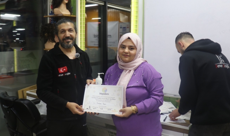 Malatya'da Geleceğin Makasları Sertifikalarını Törenle Teslim Aldı