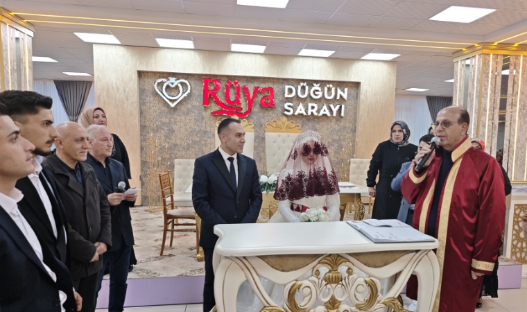 Sağlık Dünyasının Mutlu Günü: Şerif Atalan ve Hümeyra Alan Bir Törenle Evlendi