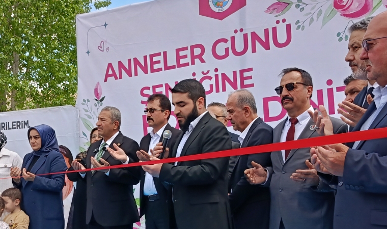 Darende Belediyesi Tarafından Düzenlenen Anneler Günü Şenliği Başladı