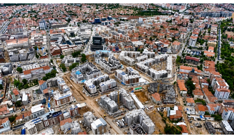Deprem Sonrası Yeniden İnşa Edilen Fuzuli Caddesi Gün Sayıyor
