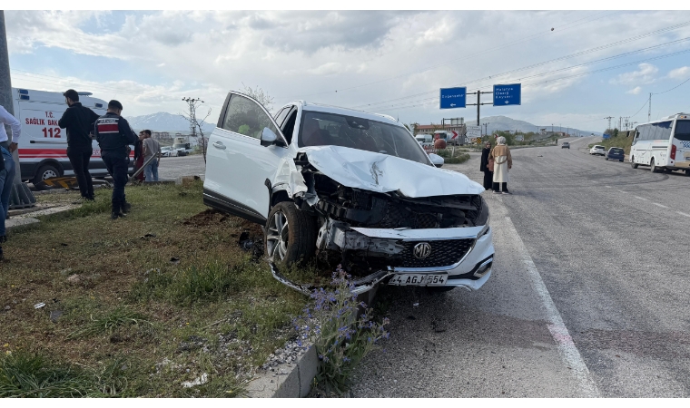 Doğanşehir ve Erkenek'te Peş Peşe Kazalar: Yaralılar Hastaneye Kaldırıldı