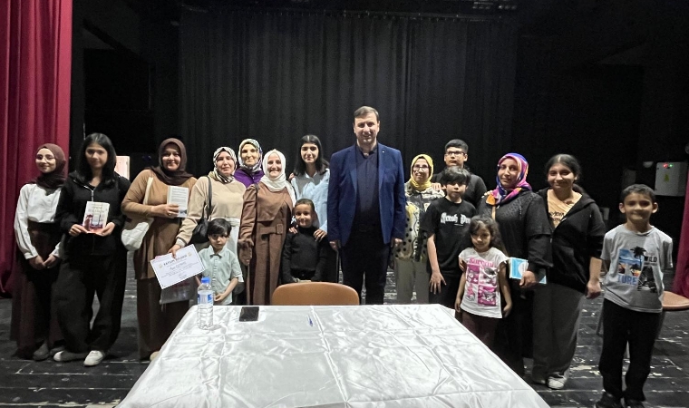 Doksan Bir Bin Öğrenci Ortaokulu Aileleri Kitap Etrafında Birleştirdi