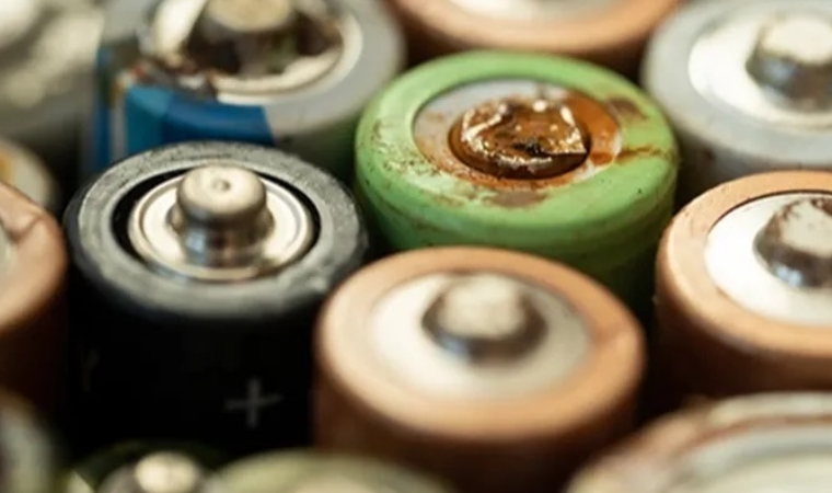 Evlerde Biriken Elektronik Atıklar Ve Piller Sağlığımızı Sessizce Tehdit Ediyor
