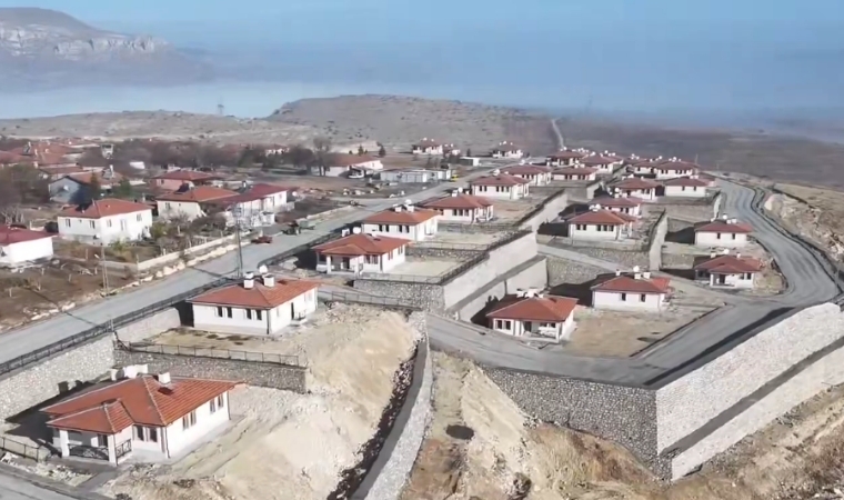 Malatya Valisi Seddar Yavuz Akçadağ ve Arguvan'da Konut Teslim Müjdesini Verdi