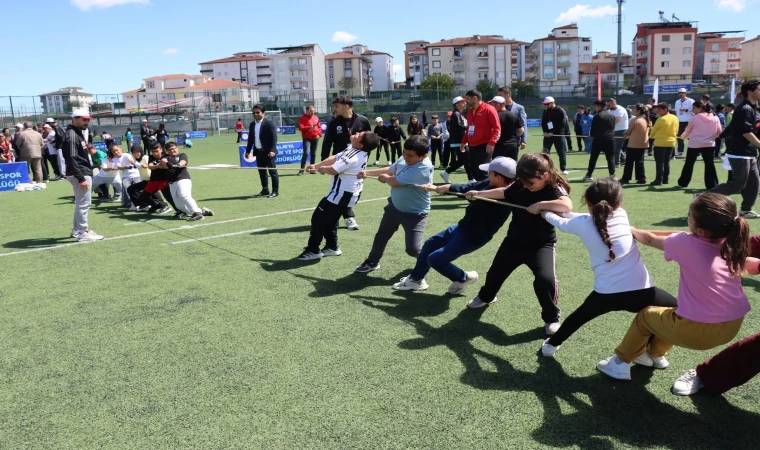Teknolojiye Kısa Bir Ara Veren Çocuklar Sokak Oyunlarında Buluştu