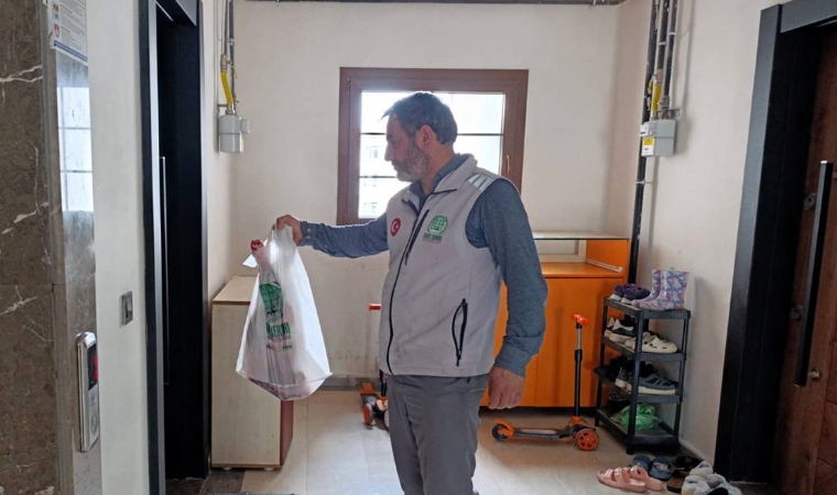 Umut Kervanı Malatya Derneği Yüzlerce İhtiyaç Sahibi Ailenin Sofrasına Kurban Eti Ulaştırdı