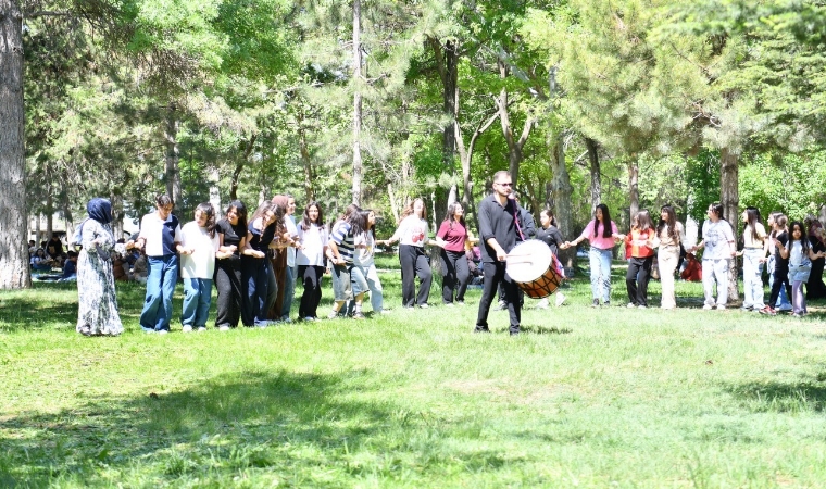 Yeşilyurt Belediyesinden Çocuklara Özel Etkinlik! Yüz Boyama ve Sihirbaz Şovları Beğeni Topladı