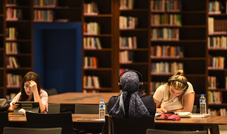 7 Gün 24 Saat Kesintisiz Eğitim Sunan Kütüphane Kapılarını Açtı