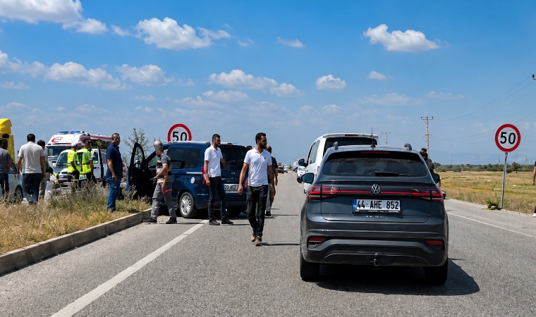 Altay Kışlası Mevkiinde Trafik Kazası: Yaralılar Hastaneye Kaldırıldı