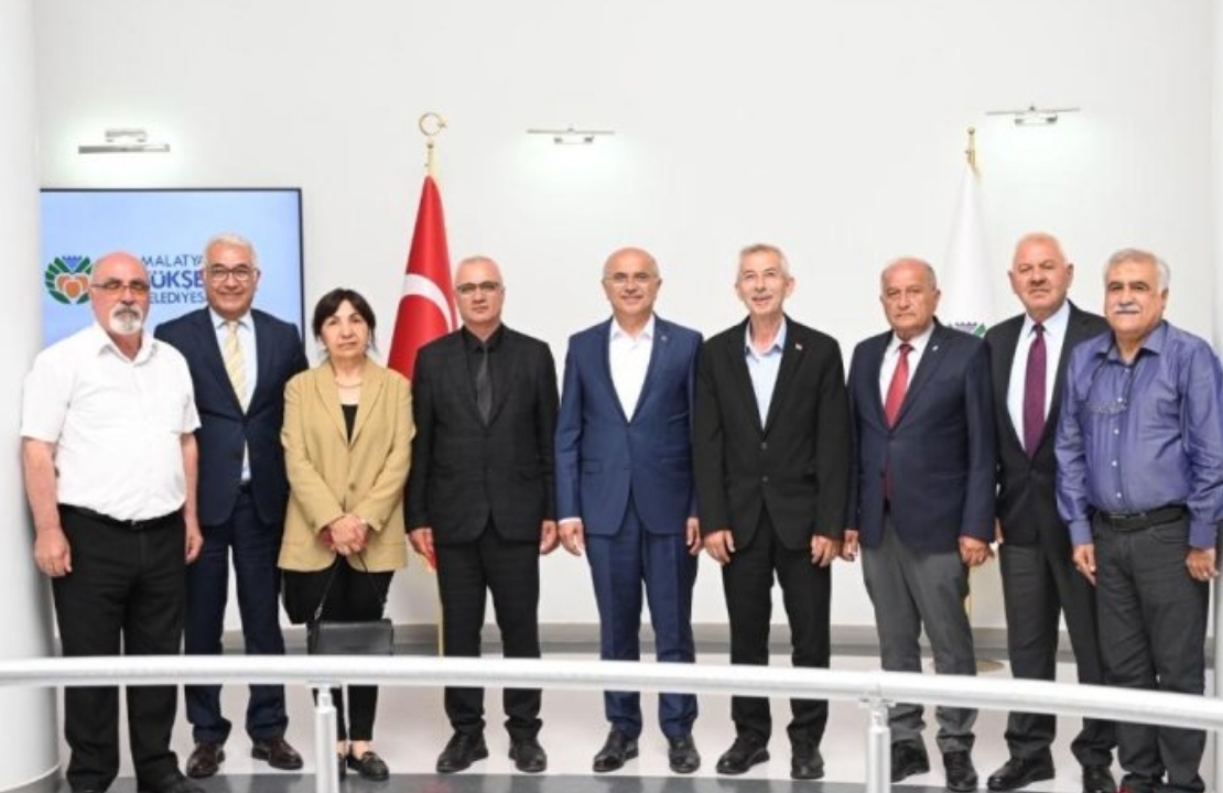 CHP Karışırken Gelen Kare: Bu Fotoğraf Kime Mesaj?