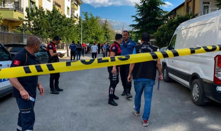 Cinnet Geçiren Baba Kurşun Yağdırdı: Anne Feray Timurkaan ve Kızı Beyza Timurkaan Vefat Etti