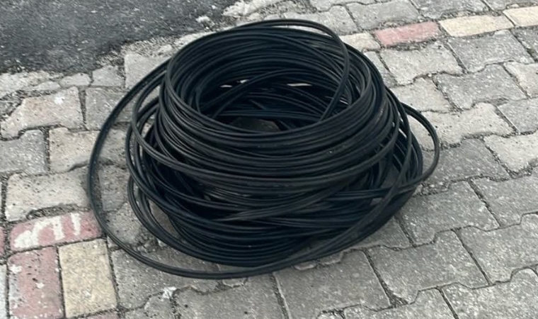 Doğanşehir İlçesinde Haberleşme Kablolarını Çalan Hırsızlar Kıskıvrak Yakalandı
