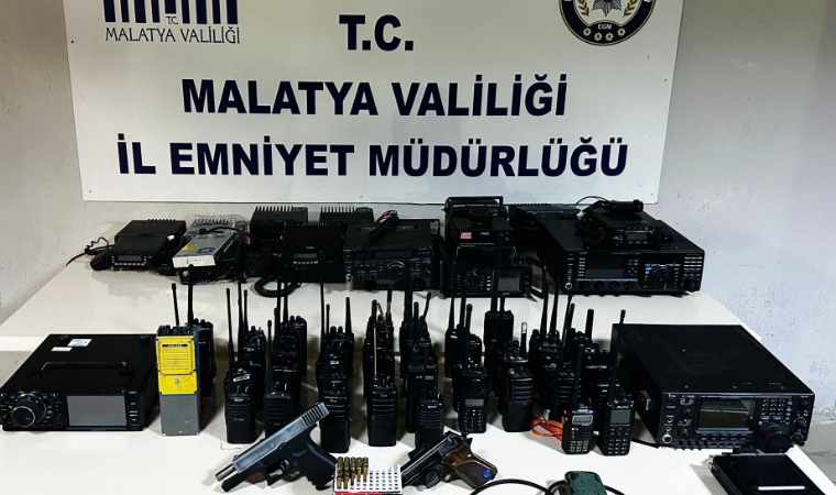 Emniyet Frekanslarını Dinleyen Şüphelilere Malatya'da Baskın Yapıldı