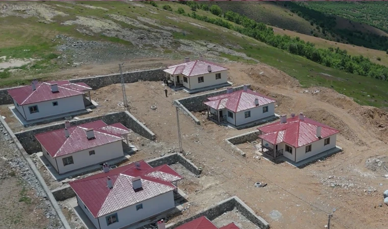Hekimhan’da Yapımı Süren Deprem Konutları Teslim Edilmeden Hasar Gördü