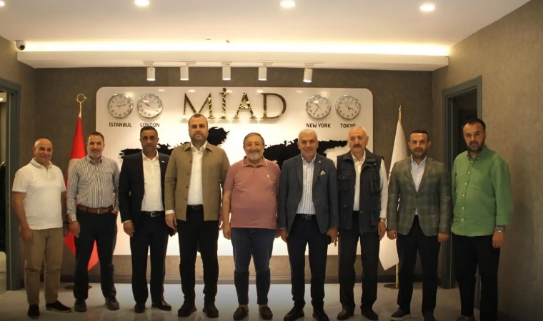 İş İnsanları Derneği Üyeleri Yeni İş Birlikleri ve Dayanışma İçin Buluştu