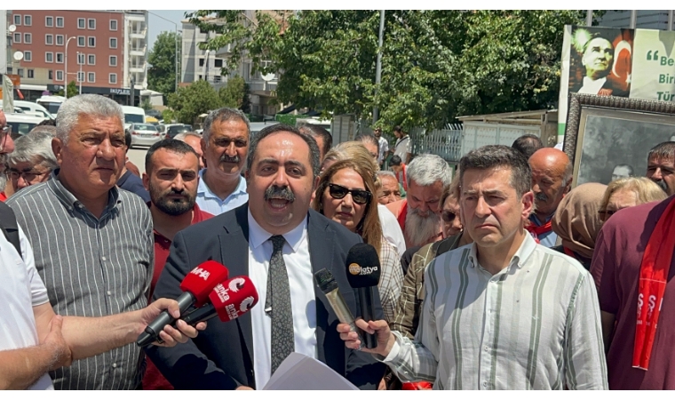 Kapıyı Kırarak İçeri Girmek İsteyen Partililere Çevik Kuvvet Ekipleri Müdahale Etti