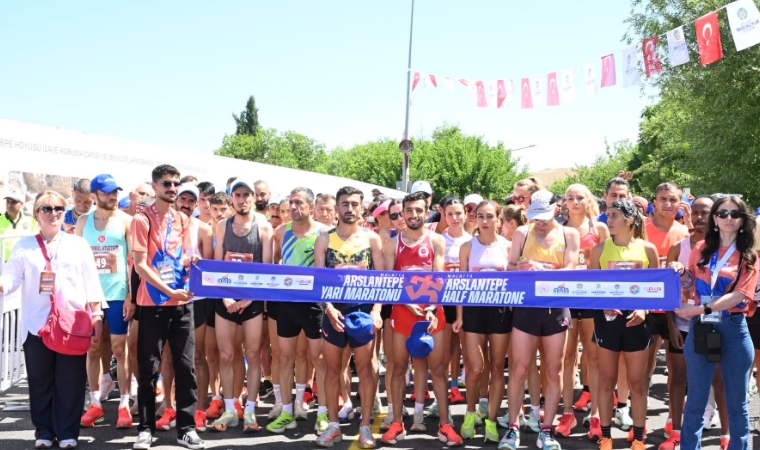 Malatya'da Tarihi Gün Yaşandı! Uluslararası Arslantepe Yarı Maratonu İlk Kez Koşuldu