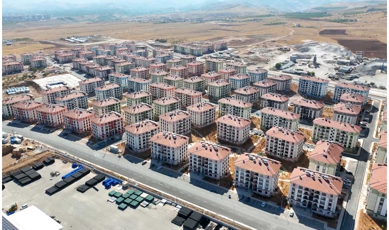 Sevgi BERK / Az Gittim Uz Gittim Bir De Arkama Baktım Ki Bir Arpa Boyu Yol: İkizce’de Ömür Boyu Borç