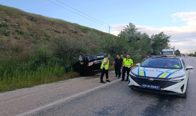 Sürgü Mahallesinde Korkutan Kaza Sürücü Hastaneye Kaldırıldı