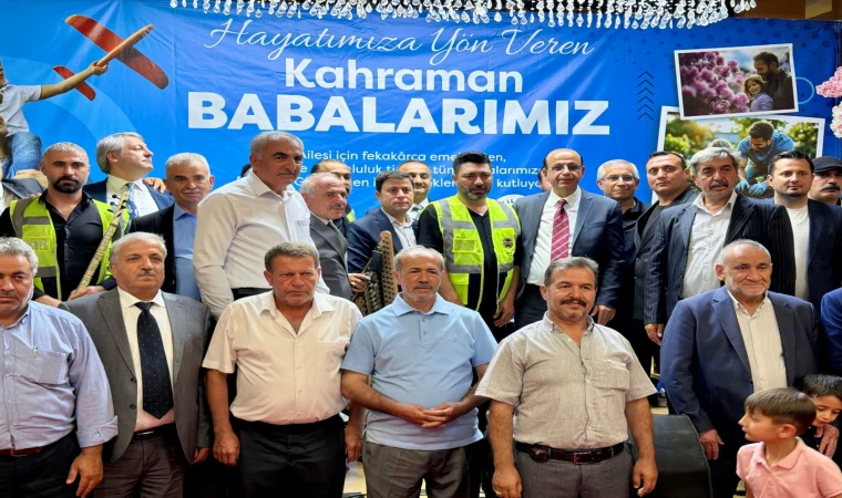 Yeşilyurt Belediyesinin Düzenlediği Babalar Günü Programında Duygu Dolu Anlar Yaşandı