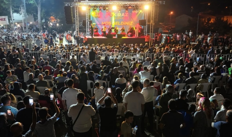 Yeşilyurt Kültür Spor ve Kiraz Festivali Halk Konseriyle Devam Ediyor