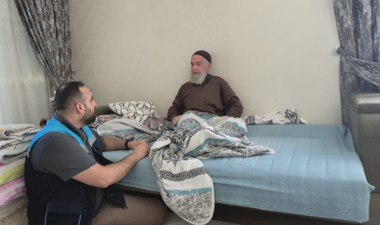 Battalgazi Belediyesi Sosyal Hizmetler Ekipleri Yaşlı ve Engelli Bireylerin Evlerine Konuk Oluyor
