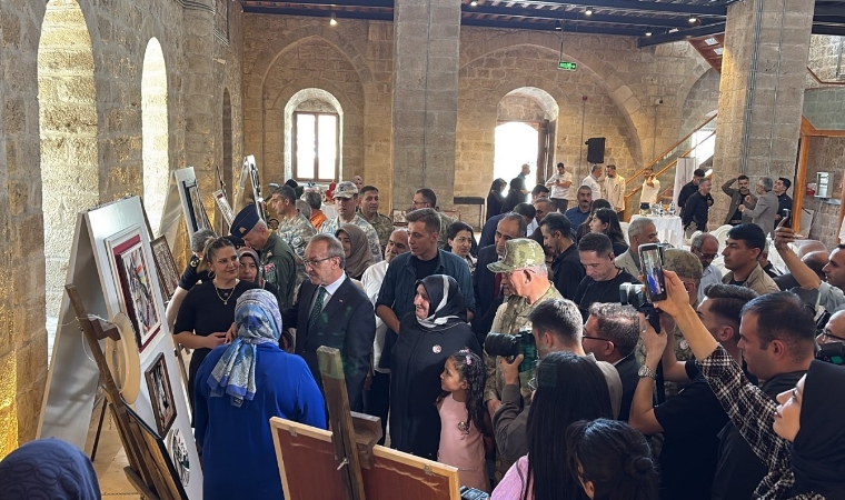 Kalbimdeki Sanat Projesi Kapsamında Yüz Anlamlı Eser Sergiye Açıldı