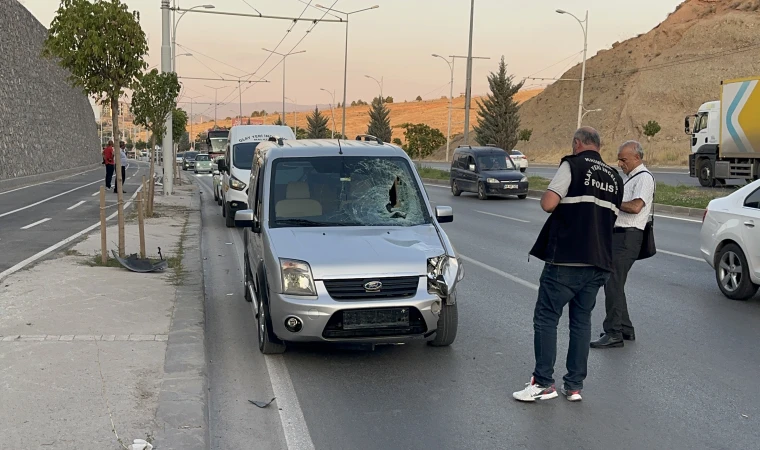Malatya Yolundaki Feci Kazada Gülay Kaya Hayatını Kaybetti
