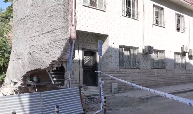 Malatya'da Temel Kazısı Faciası Büyüyor! İki Katlı Bina Her An Tamamen Çökebilir