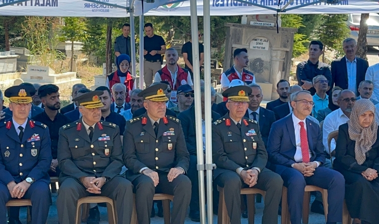 On Yıl Geçti Ama Acı ve Gurur Dün Gibi Taze... Malatya 15 Temmuz Şehitlerini Dualarla Andı