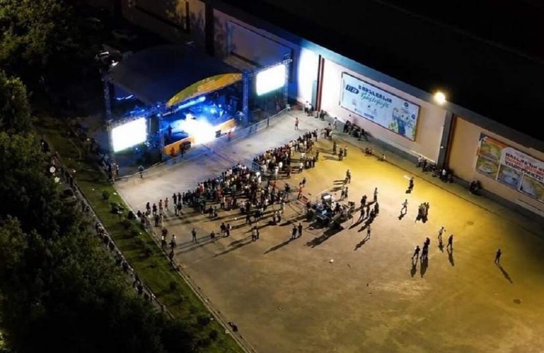 Sevgi BERK / Şanlı Sanatçımız Elif Buse Doğan Sormuş: "Malatya Nerede?" Vallahi Biz De Arıyoruz!
