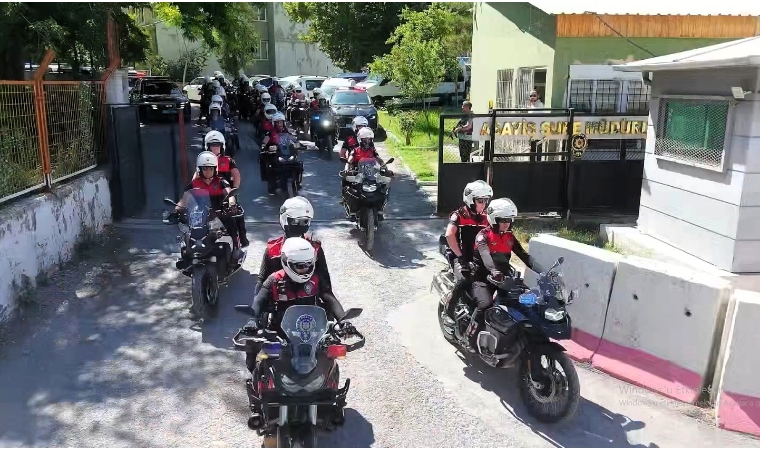 Sosyal Medyada Silah Gösterip Korku Salan Şüphelilere Şafak Operasyonu Düzenlendi
