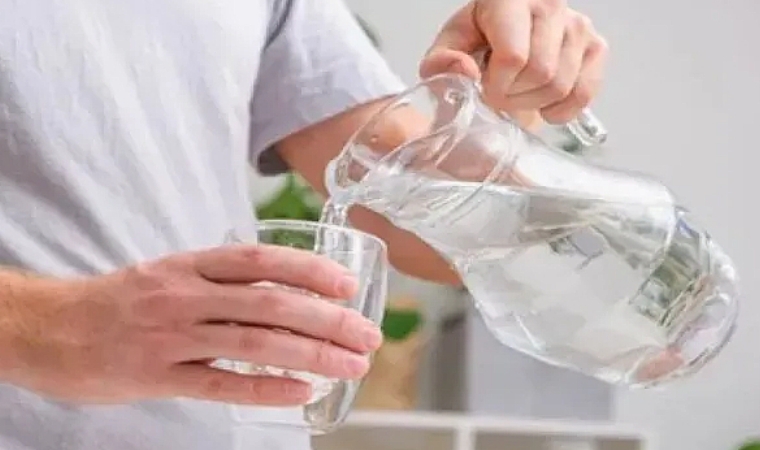 Yaz Sıcaklarında Yetersiz Su Tüketimi Böbreklerinizi Yıpratmasın