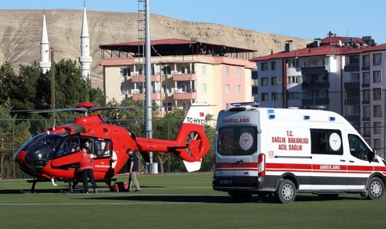 Yüksekten Düşen Yirmi İki Yaşındaki Genç Hastaneye Kaldırıldı