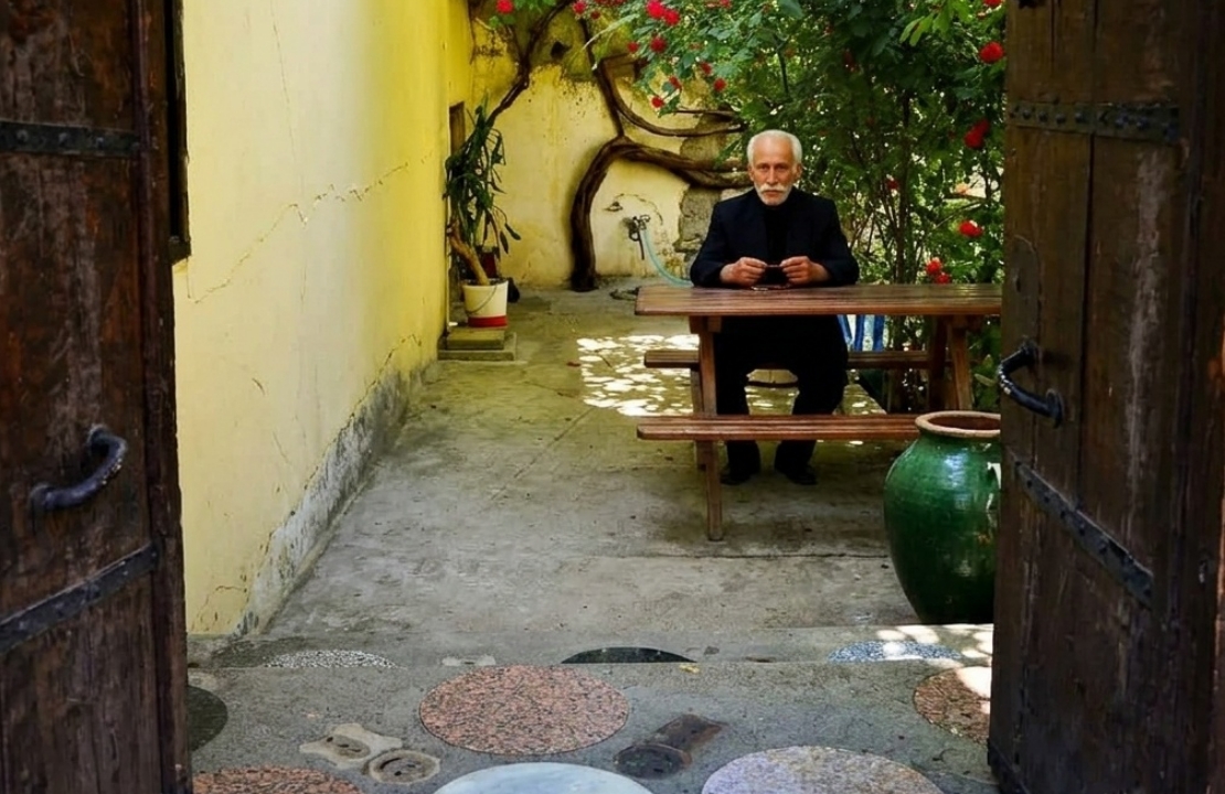 Alişan HAYIRLI / Gülen Yüz