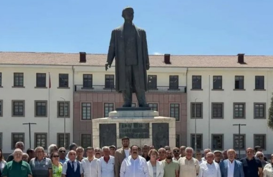 Demedi Deme Barış! Siyasette Bazen Tercihler Değil Kadrajlar Konuşur