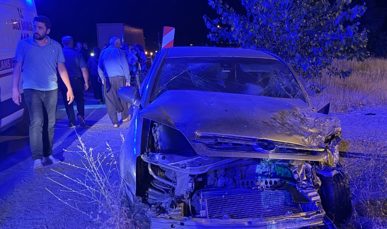 Doğanşehir'de Tır ve İki Otomobilin Karıştığı Kazada Yedi Kişi Yaralandı